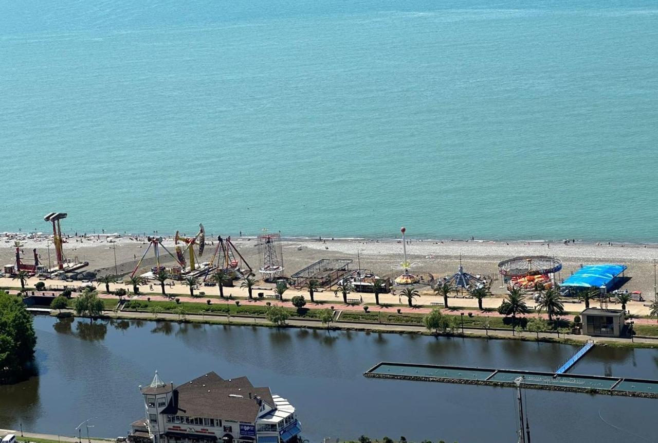Moonlight Apart-Hotel Batumi Esterno foto