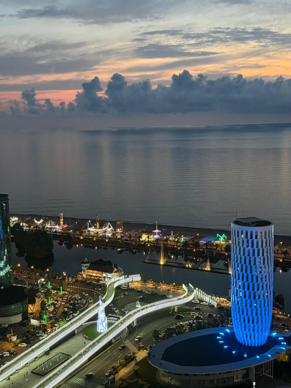 Moonlight Apart-Hotel Batumi Esterno foto
