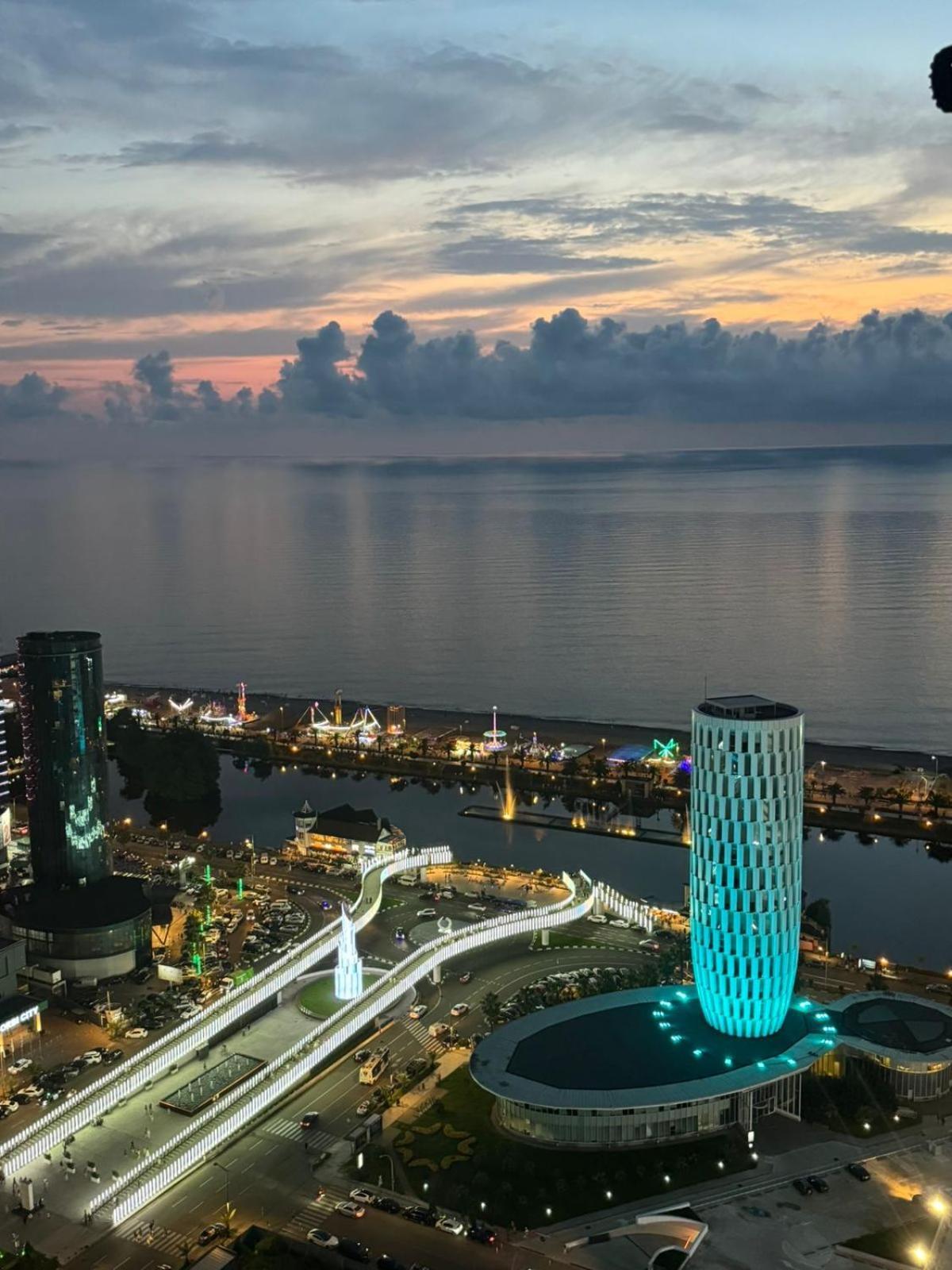 Moonlight Apart-Hotel Batumi Esterno foto