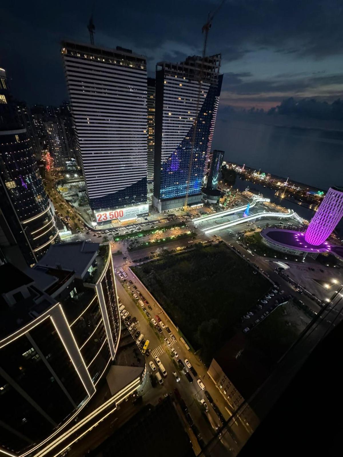 Moonlight Apart-Hotel Batumi Esterno foto