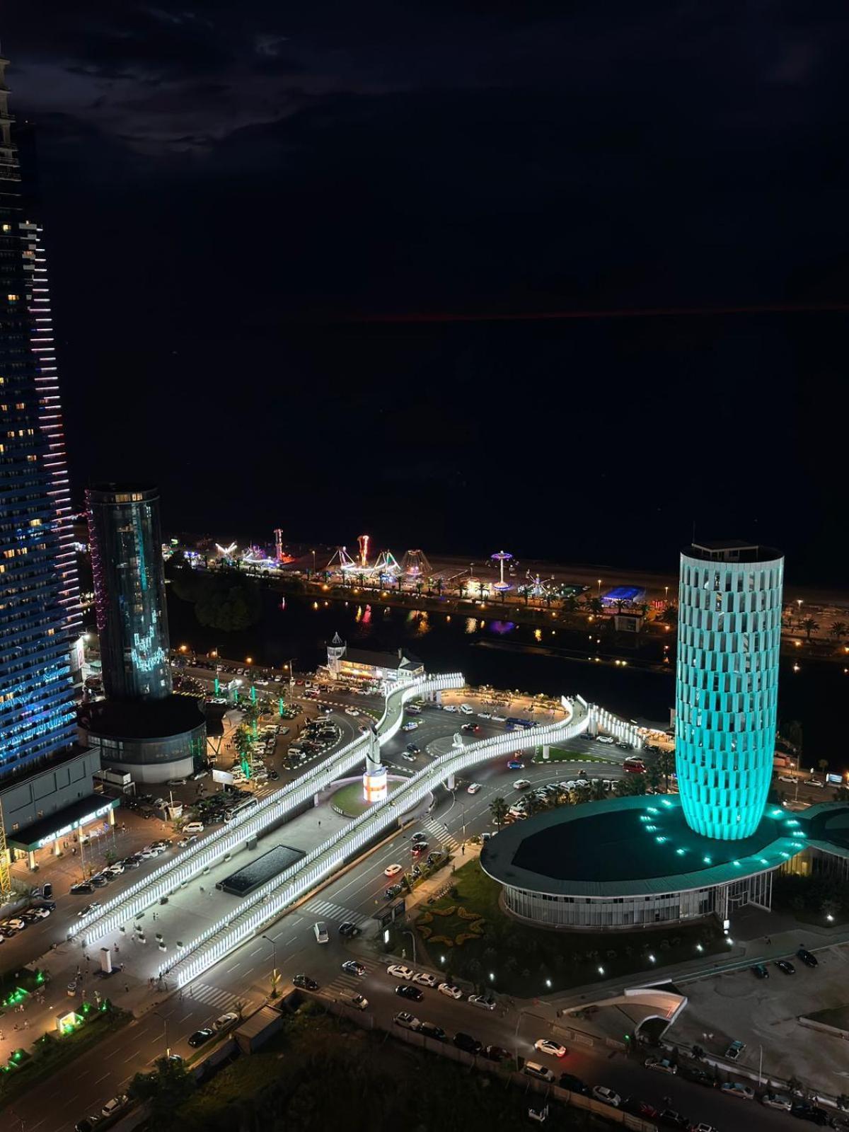 Moonlight Apart-Hotel Batumi Esterno foto
