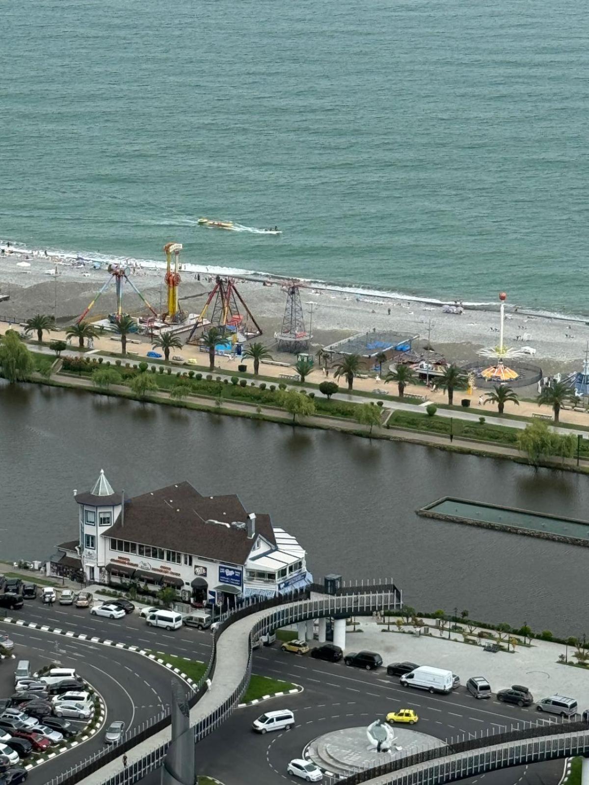 Moonlight Apart-Hotel Batumi Esterno foto